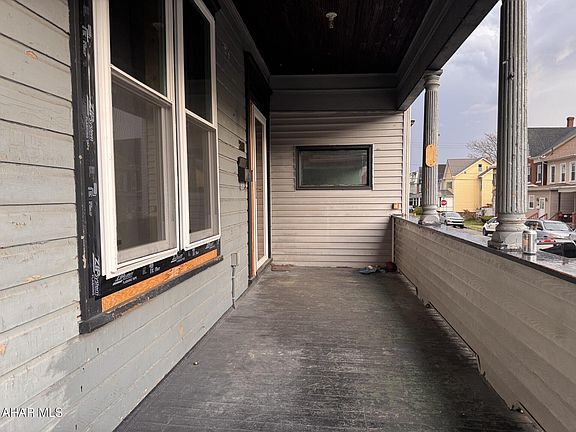 3rd image of 2111 5th Ave