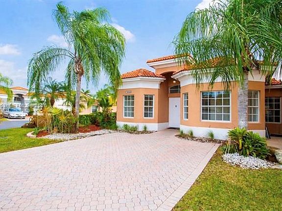2nd image of 16222 SW 102nd Ter #Townhouse 0