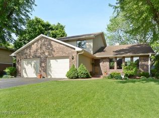565 Apache Dr, Batavia, IL 60510