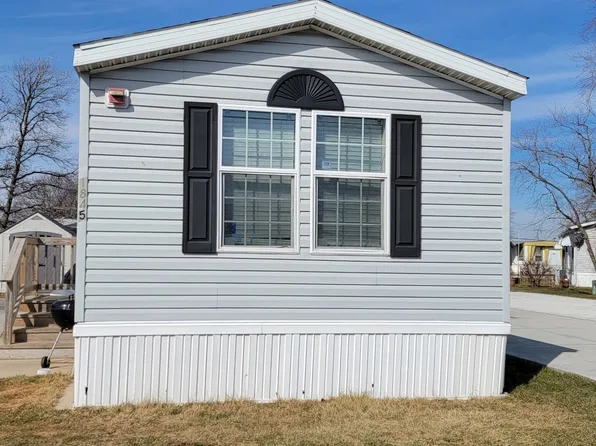 8800 S Harlem Ave Trailer 1845, Bridgeview, IL 60455