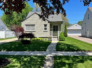 224 Charlevoix St, Clawson, MI 48017
