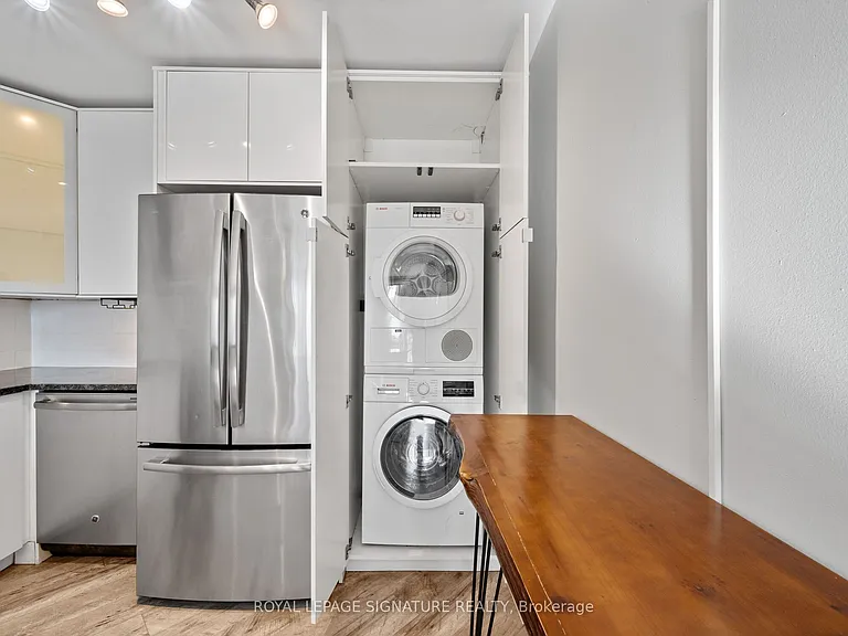 28 Victoria Ave N #312 — Photo 23