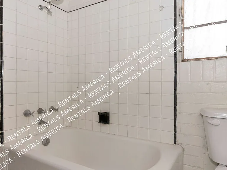 947 N Alvernon Way #3 — Photo 13