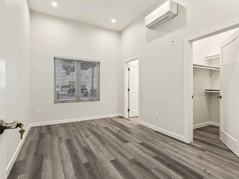 2336 Scarff St — Photo 8