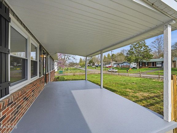 4th image of 717 Birchbrook Dr