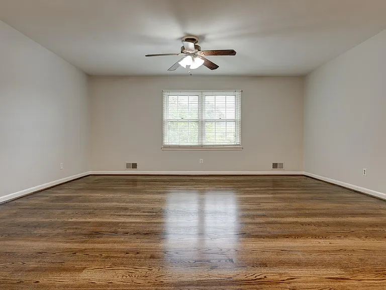 3404 Jones Dr — Photo 5