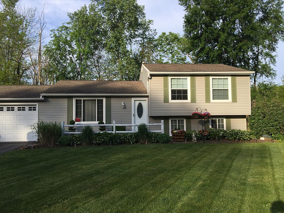 1st image of 400 Pegotty Ct NE