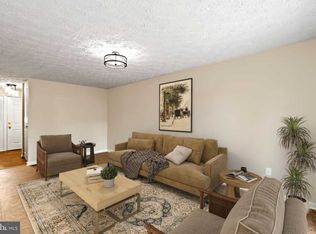 8467 Monarch Ct, Annandale, VA 22003