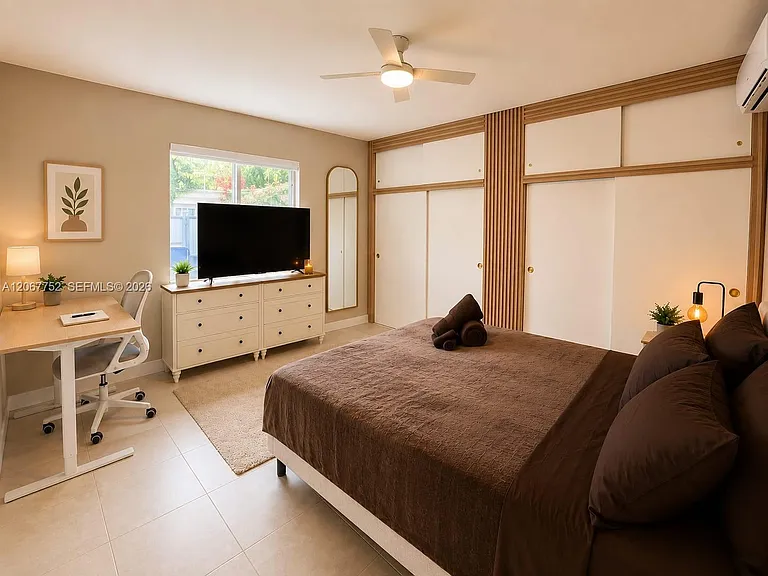 31 SW 8th St #1 — Photo 7