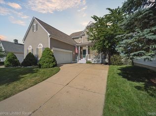 1157 York Ave, Howell, MI 48843