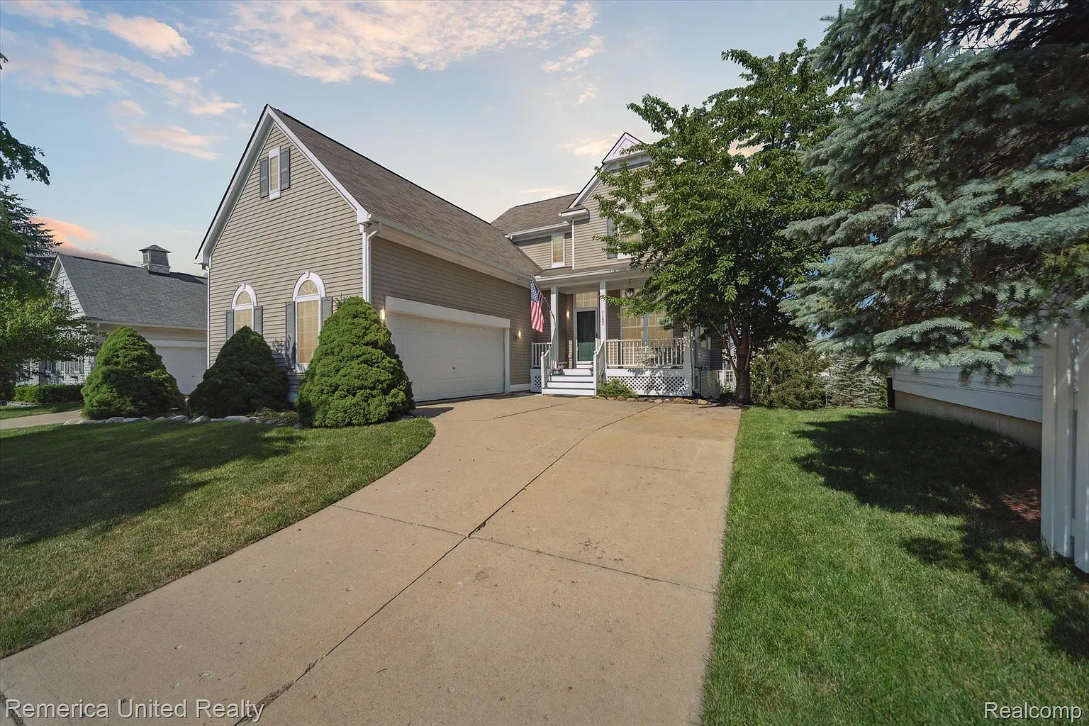 1157 York Ave photo 1