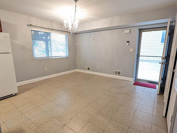 3rd image of 315 Ellis St Floor 1