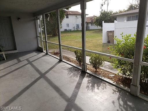 3rd image of 140 SW 47th Ter APT A1