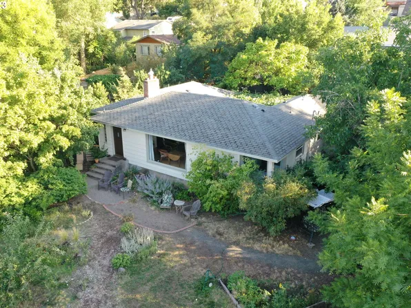 420 W 12th St, The Dalles, OR 97058