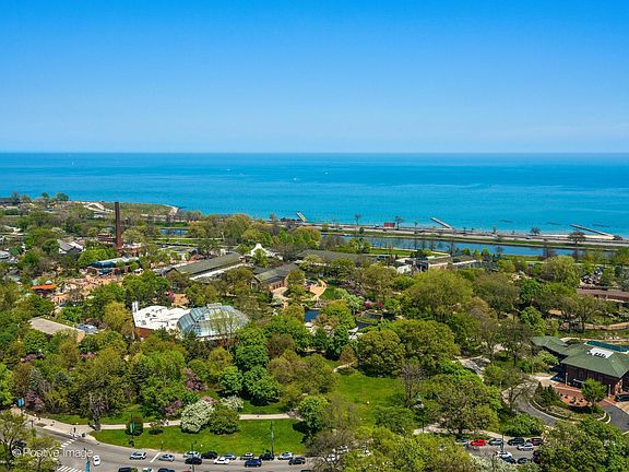 3rd image of 2020 N Lincoln Park W APT 31D