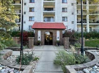 350 Plum Creek Dr APT 405, Wheeling, IL 60090