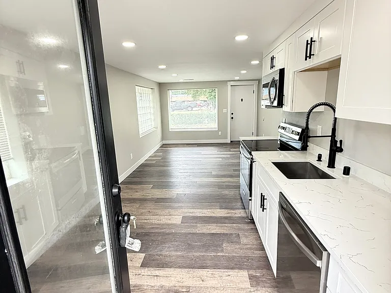 14402 Washington Ave SW #7 — Photo 3