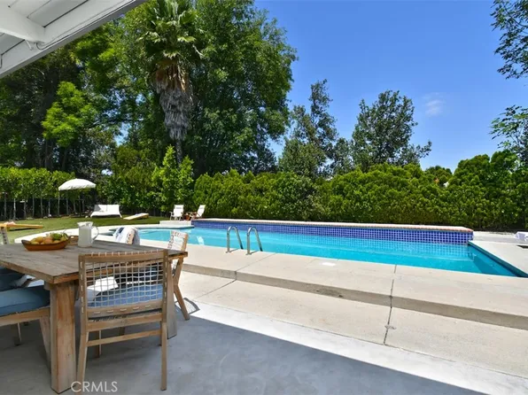 5714 Wilhelmina Ave, Woodland Hills, CA 91367