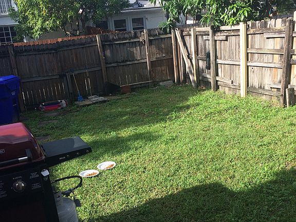 4th image of 1302 Seaview Dr