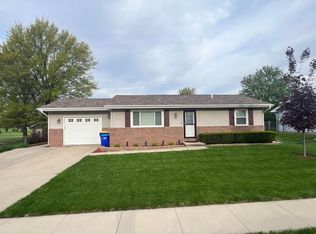 75 Elm Ridge Ct, North Liberty, IA 52317