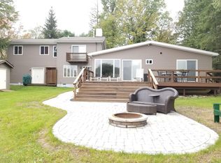 7650 Lake Shore Dr, Pocono Lake, PA