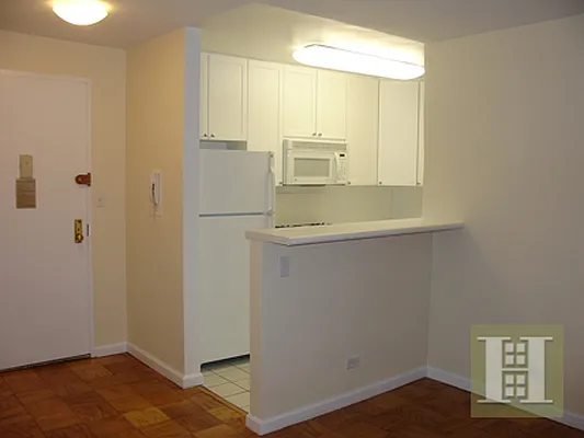 Rented by Halstead Real Estate | media 7