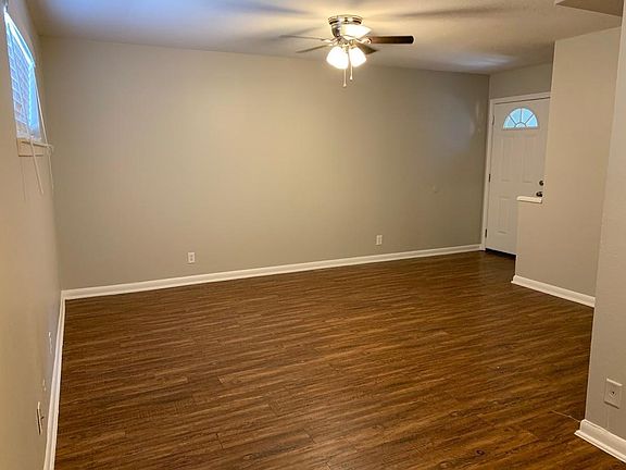 3rd image of 107-304 W 40th St #107