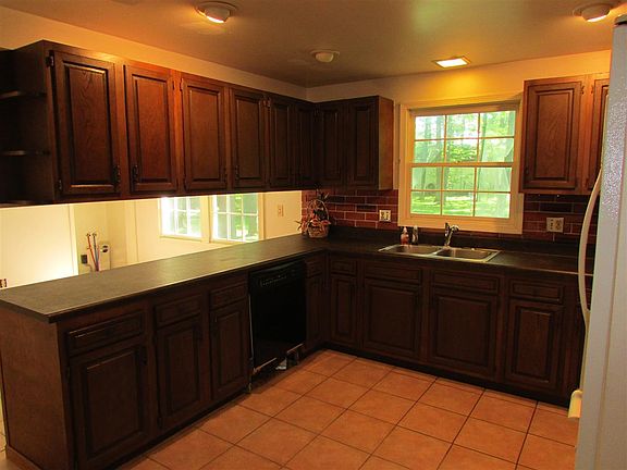 3rd image of 3615 McComb Rd