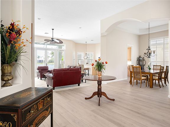 5th image of 908 Island Club Sq