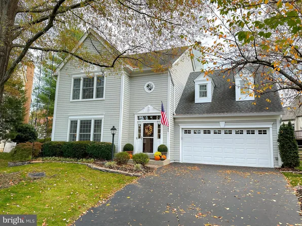 5805 Cub Stream Dr, Centreville, VA 20120
