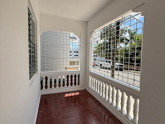 2nd image of 513 Calle Barbe #1