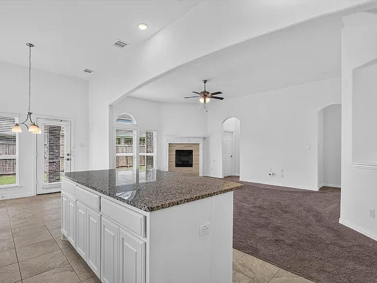 4300 Canadian River Dr — Photo 4