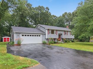 26 Linda St, Foxboro, MA 02035