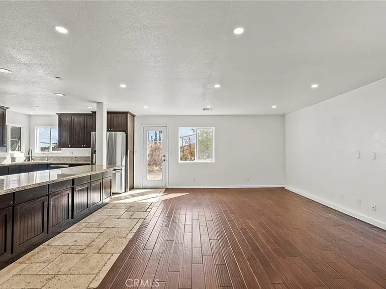 1138 Lakeview Dr — Photo 27