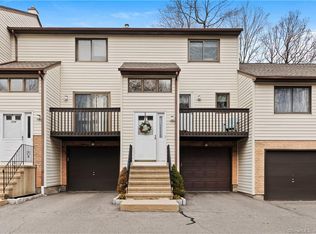 12 Oak Forest Dr #5, Manchester, CT 06042