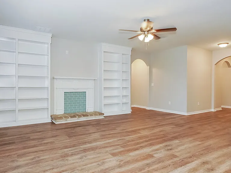 102 Serenola Ct — Photo 4