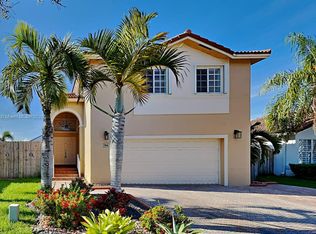 7867 NW 193rd Ter, Hialeah, FL 33015