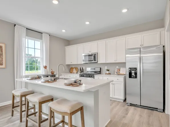 3043 Martha Way, Pennsburg, PA 18073