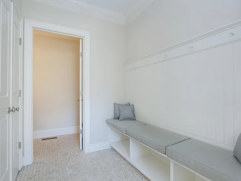32 Reynolds Pl #A — Photo 9