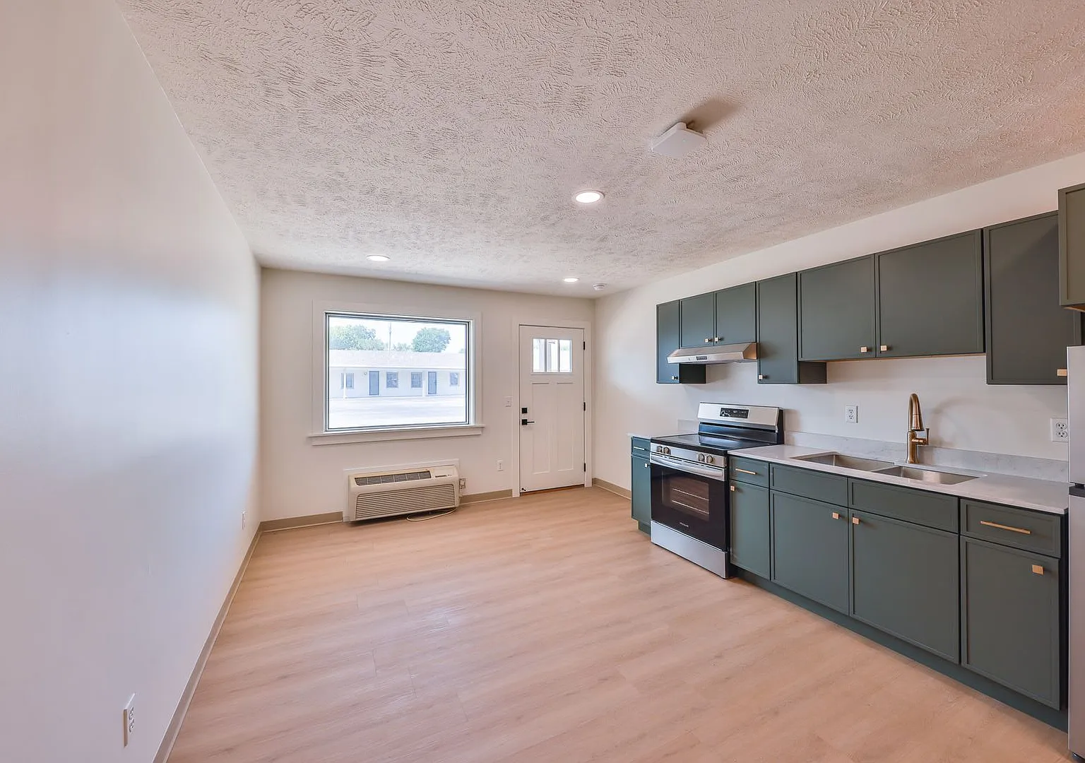 The Haven | All Utilities Included — Photo 4