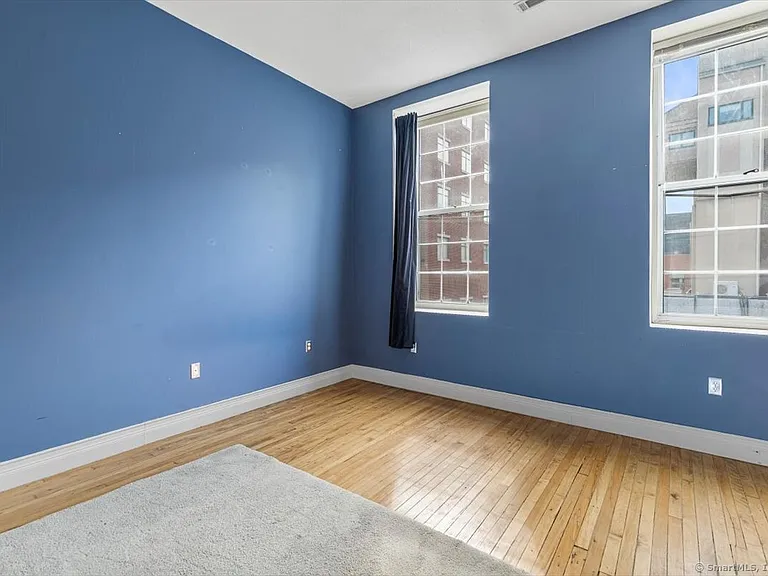 196 Crown St #310 — Photo 17