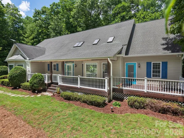 49 Indian Ridge Trl, Hendersonville, NC 28739
