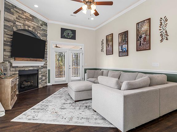 4th image of 580 Canewood Ln