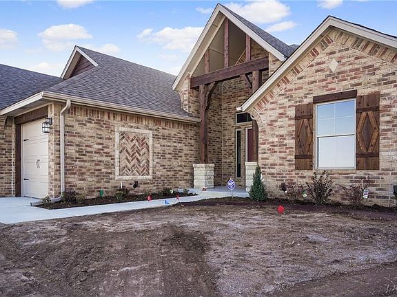 3rd image of 1433 Auburn Cir