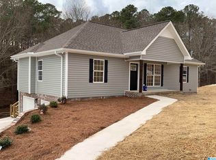 821 Lakeshore Cir, Warrior, AL 35180