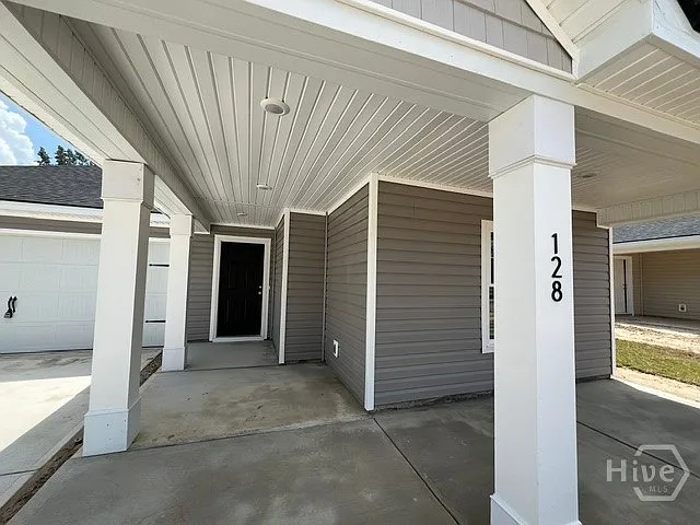 3 bed, 2.0 bath, 1495 sqft, $2,200 — Photo 3