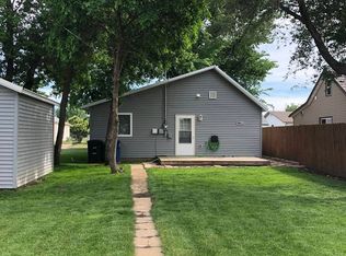 422 2nd St SW, Dickinson, ND 58601