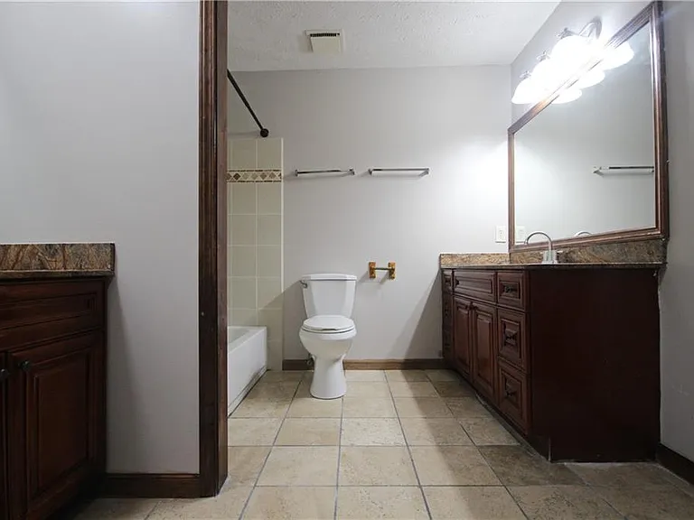 3310 Chastain Xing — Photo 20