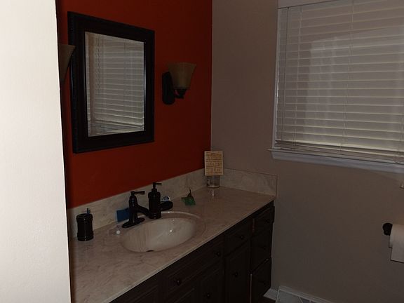 5th image of 389 Caprice Cir