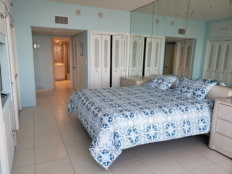 2200 S Ocean Ln #3 — Photo 11